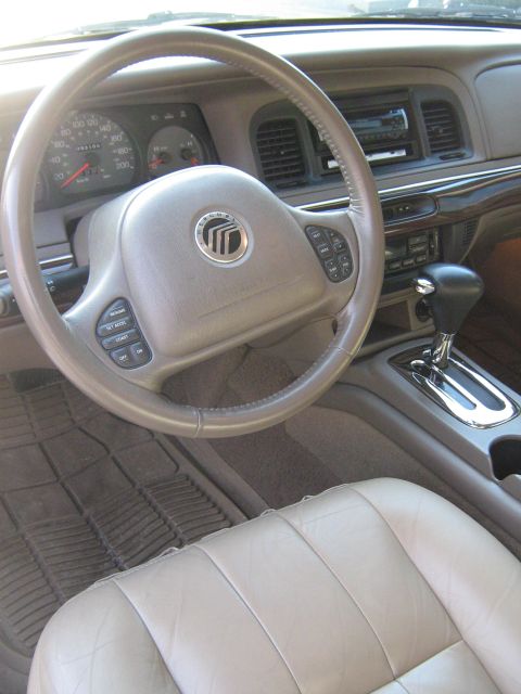 2003 Mercury Grand Marquis photo