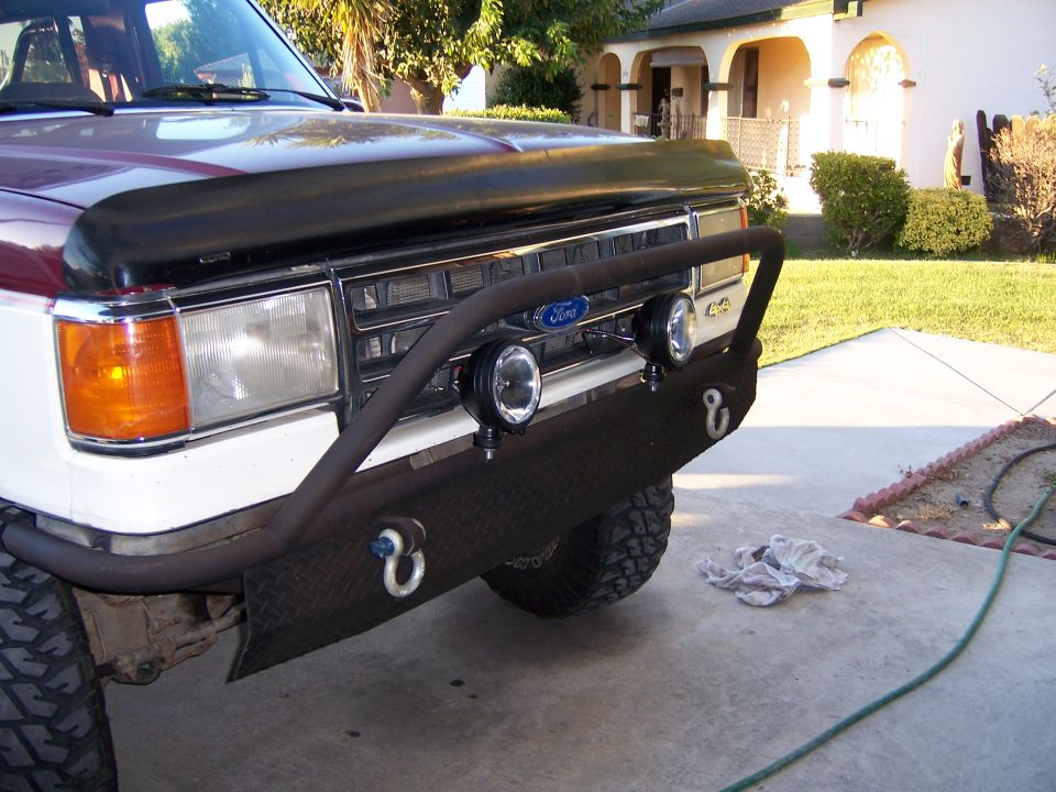1991 Ford Bronco front bumper with lights and tow hooks