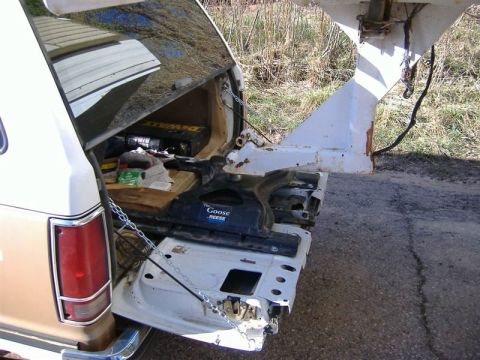 1980 Ford Bronco - He's hooked up and ready to fly!! It's amazing how the extra weight really smoothed out the ride in the truck. He did have to air up the re…