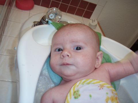 1997 Ford F-250 - Baby is in a bathtub, with a watermark visible in the lower right corner.
