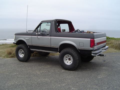 1989 Ford Bronco - Rest stop near Lincoln city