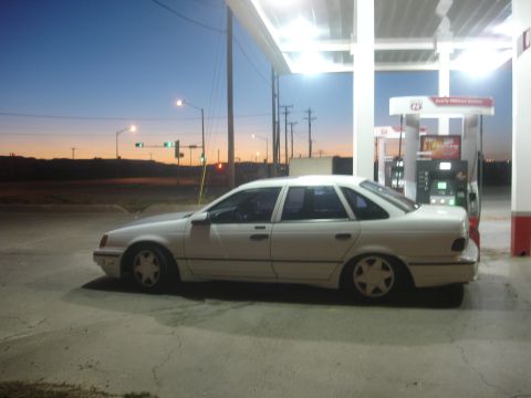 1990 Ford Taurus