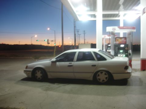 1990 Ford Taurus