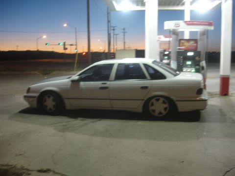 1990 Ford Taurus