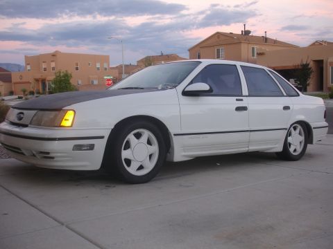 1990 Ford Taurus