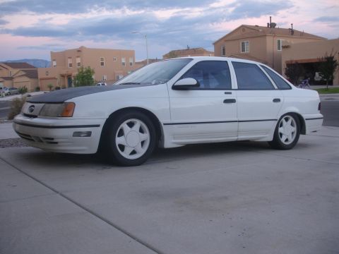 1990 Ford Taurus