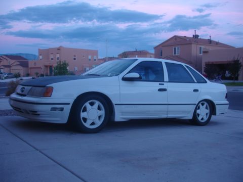 1990 Ford Taurus