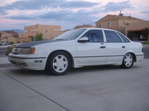 1990 Ford Taurus