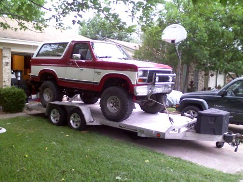 1986 Ford Bronco - All loaded up and ready for a road trip