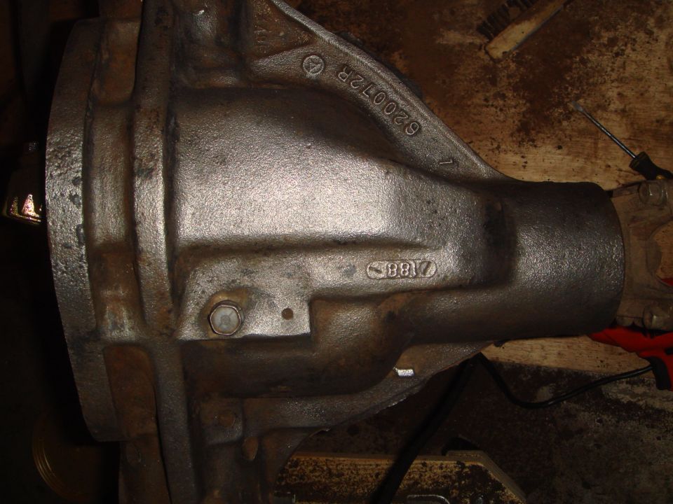 Differential housing with casting numbers 620072R and 8817