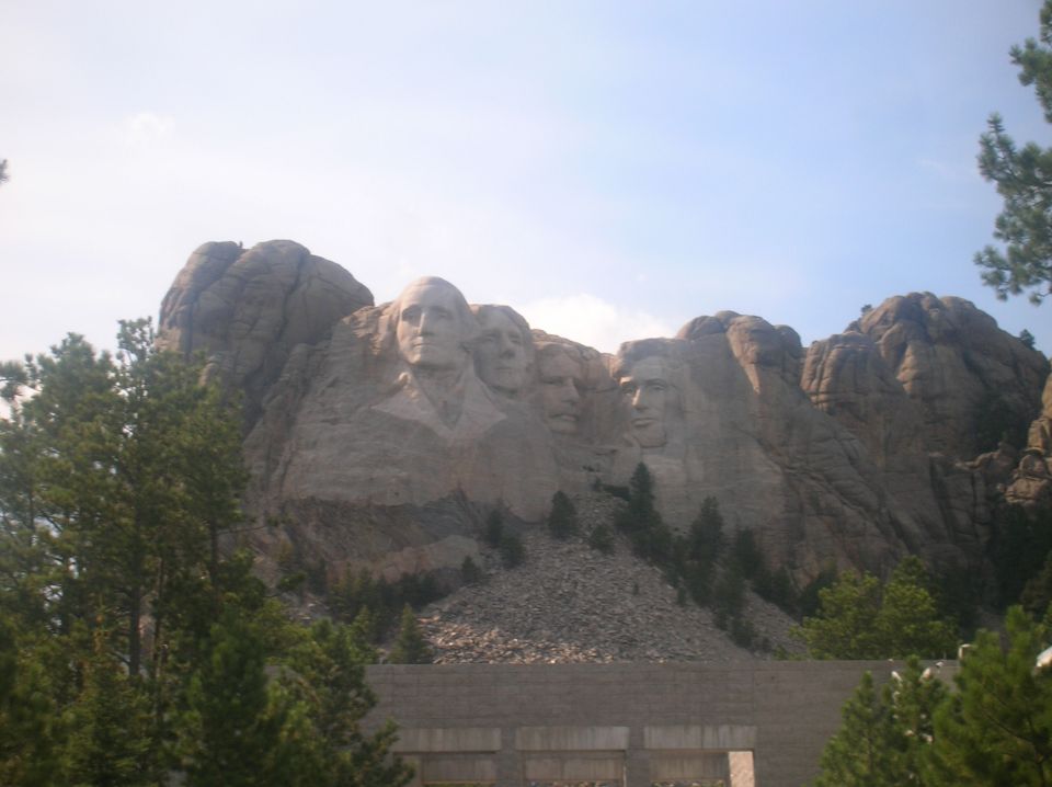 Mount Rushmore National Memorial with four presidential faces carved into the mountainside