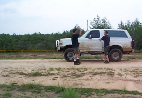 1992 Ford Bronco - A successful extraction, Blaze had me out after about 5 or 10 minutes..just a little muddy but nothing broke.