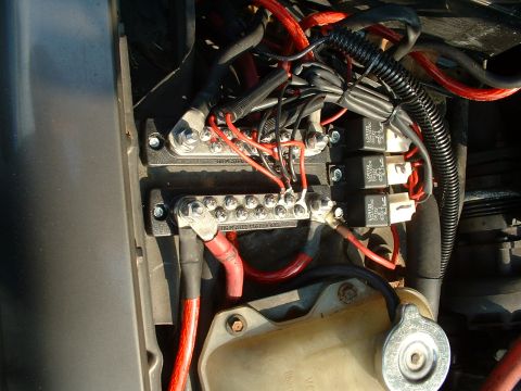 1984 Mercedes-Benz D-Class - front power blocks