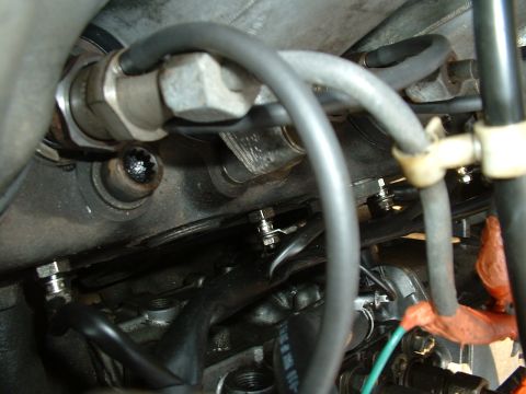 1984 Mercedes-Benz D-Class - all new glow plugs and all injector have been rebuilded and new timming chain and new valve cover gasket