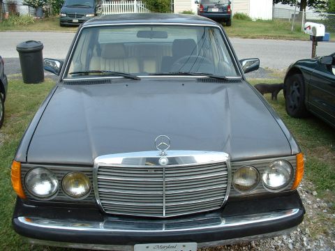 1984 Mercedes-Benz D-Class photo