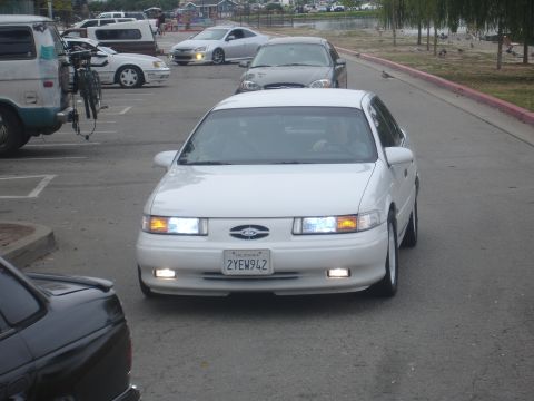 1990 Ford Taurus