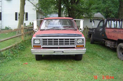 1985 Dodge 3500 photo