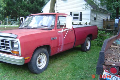 1985 Dodge 3500 photo