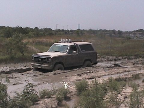 1982 Ford Bronco - Stuck in a mud hole