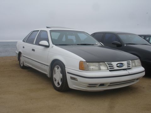 1990 Ford Taurus