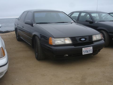 1990 Ford Taurus