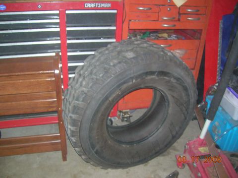 1985 Ford Bronco - and these are the tires going on them 35 inch dunlop mud rovers...