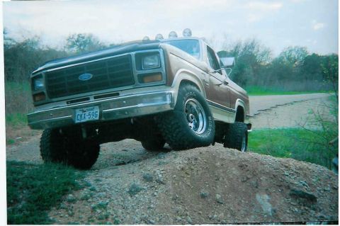 1982 Ford Bronco - different angle