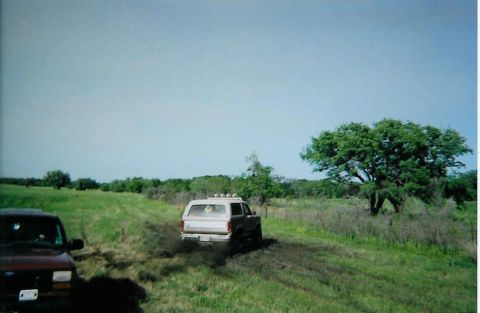 1982 Ford Bronco - spraying my stuck friend w/ mud