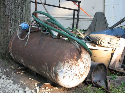 1980 Ford Bronco - My oil collection tank, a.k.a. the Super Sucker. 250 gallons of restaurant drum emptying suction! I'm particularly proud of the feet I weld…