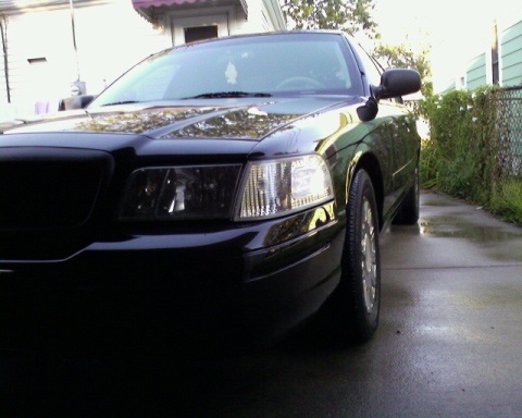 2004 Ford Crown Victoria photo