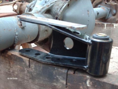 1990 Ford F-150 - A close-up view of a black suspension bracket mounted to a vehicle's axle, with a date stamp of 18/08/2008.