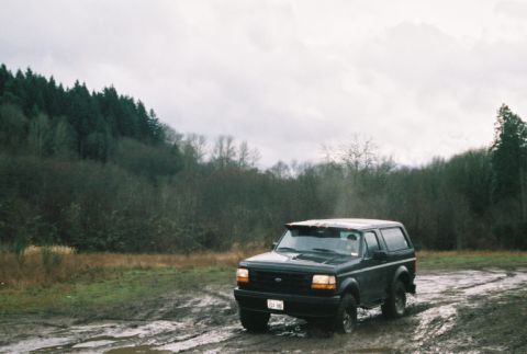 1995 Ford Bronco - Entering Nisqually to Have some fun
