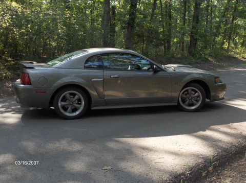 2002 Ford Mustang photo