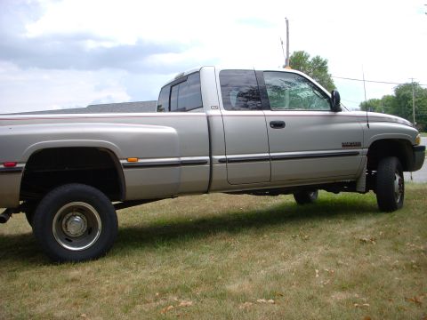 1998 Dodge 3500 photo