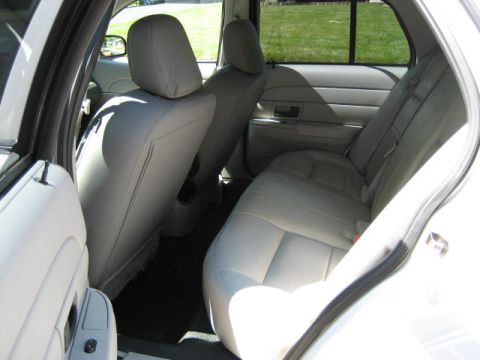 2003 Ford Crown Victoria