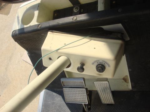 1983 Ford Bronco - I ran new wires thru the whole cart. the last owner used 12 AWG solid core wire.