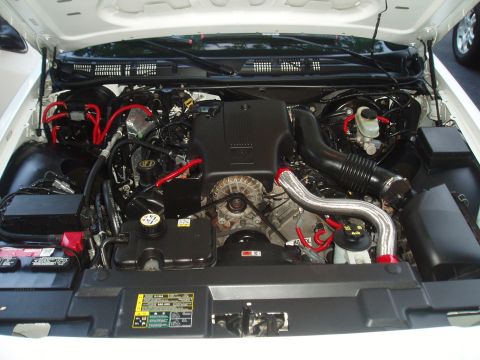 2003 Ford Crown Victoria photo