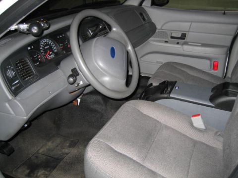 2003 Ford Crown Victoria photo