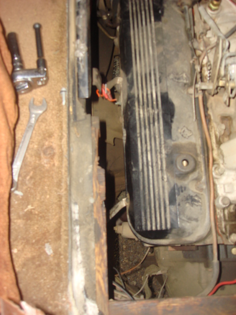 1983 Ford Bronco - well this is where a good swap goes wrong---real wrong. the new header will not fit without chopping up the frame and relocating the motor…