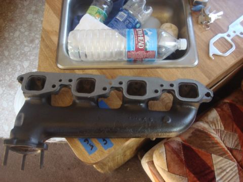 1983 Ford Bronco - here is how the new gasket will seal up.