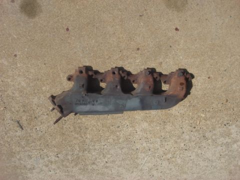 1983 Ford Bronco - upon closer look i found out one reason it was so bad on the pass side. 2 of the air plugs were gone.