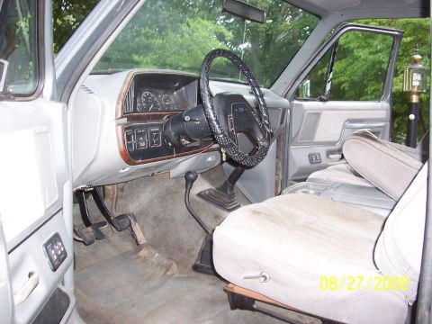 1988 Ford Bronco - The interior of a truck is shown, including the dashboard, steering wheel, and seats. The date 08/27/2008 is visible.