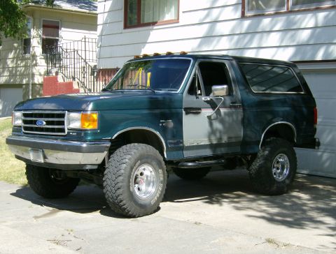 1990 Ford Bronco - All washed off, getting ready to tackle minor wiring issues so the back window will roll down.