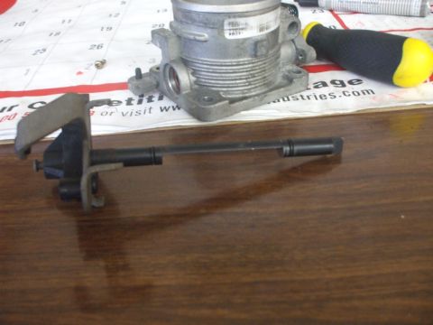 2003 Ford Crown Victoria - Half shafted the throttle body butterfly shaft