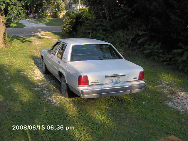 1991 Ford Crown Victoria LTD “miss vicky”