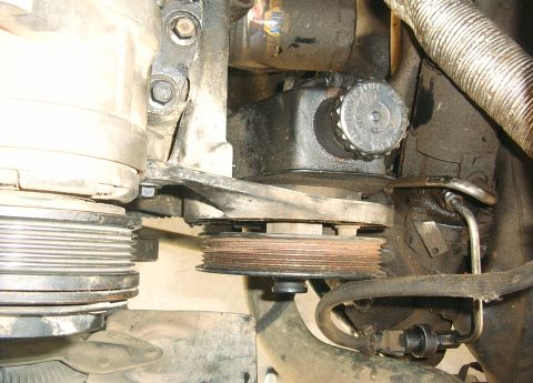1987 Ford Bronco - Picture of new pump and bracket