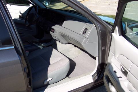 2001 Ford Crown Victoria - Interior view of a 2001 Ford Crown Victoria, focusing on the passenger side.