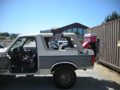1991 Ford Bronco - This 1991 Ford Bronco is seen from the side with its removable top sections detached.