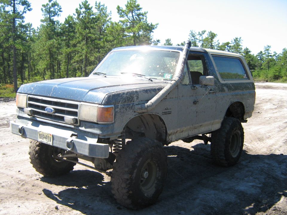 1990 Ford Bronco “Little Sammy”