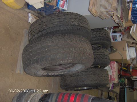 1987 Ford Bronco - winter tires for the beast 1